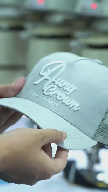 OEM Wholesale Price 5 Panel Unisex Suede Trucker Hat Custom 3D Embroidery Logo High Profile Mesh Baseball Trucker Caps